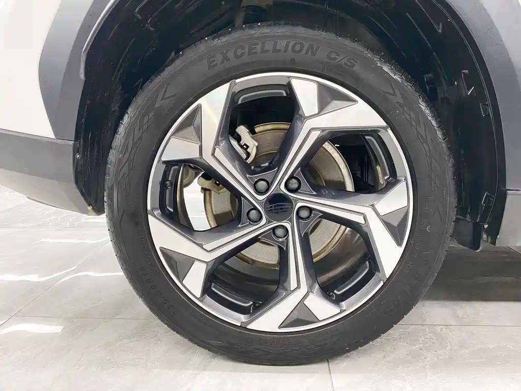 Geely Boyue L — миниатюра 22
