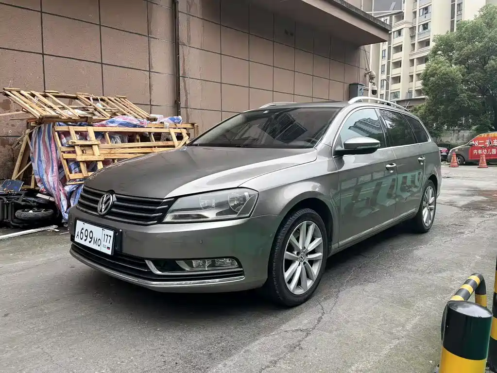 Volkswagen Magotan (Import) 2013