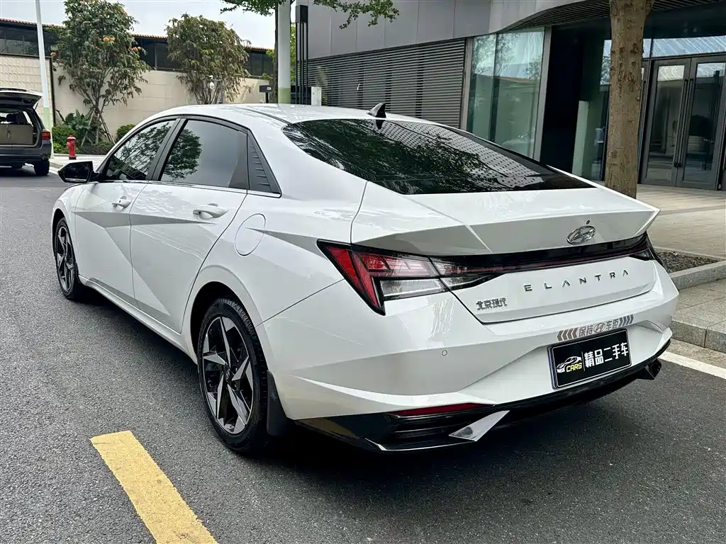 Hyundai Elantra 2021 1.5L CVT LUX Luxury