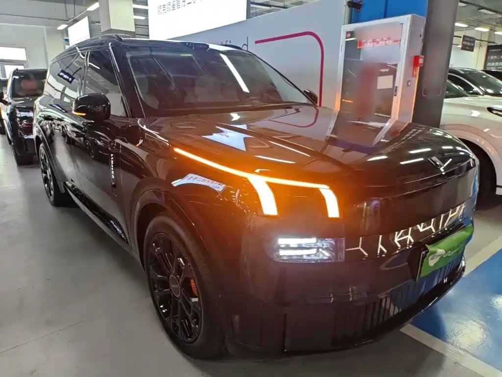 Lynk & Co 900 2025 2.0T Ultra 6 мест