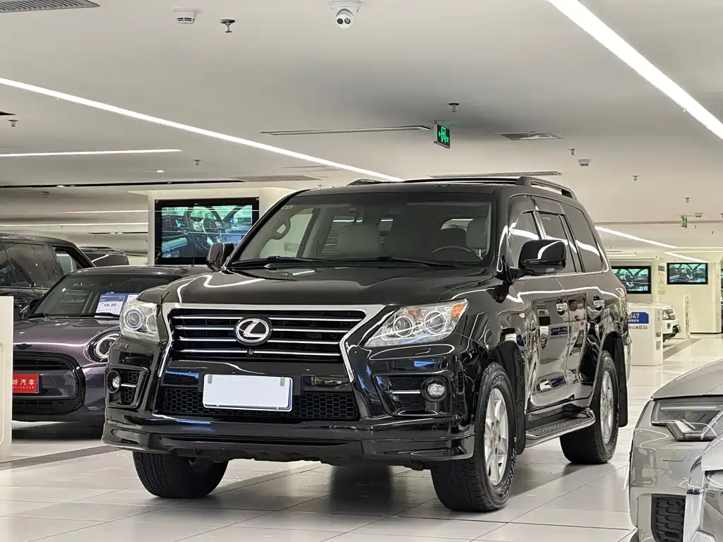 Lexus LX 2011