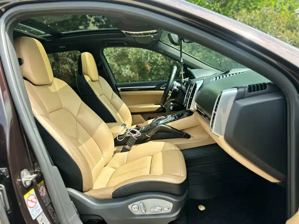 Porsche Cayenne 2014 Cayenne Platinum Edition 3.0T