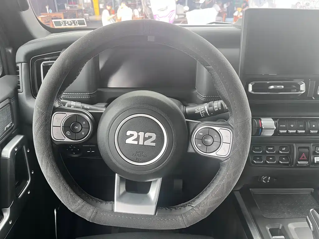 212 T01 2024 2.0T