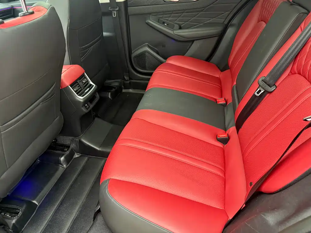 Dongfeng Aeolus Yixuan Max MAX 2021 1.5T