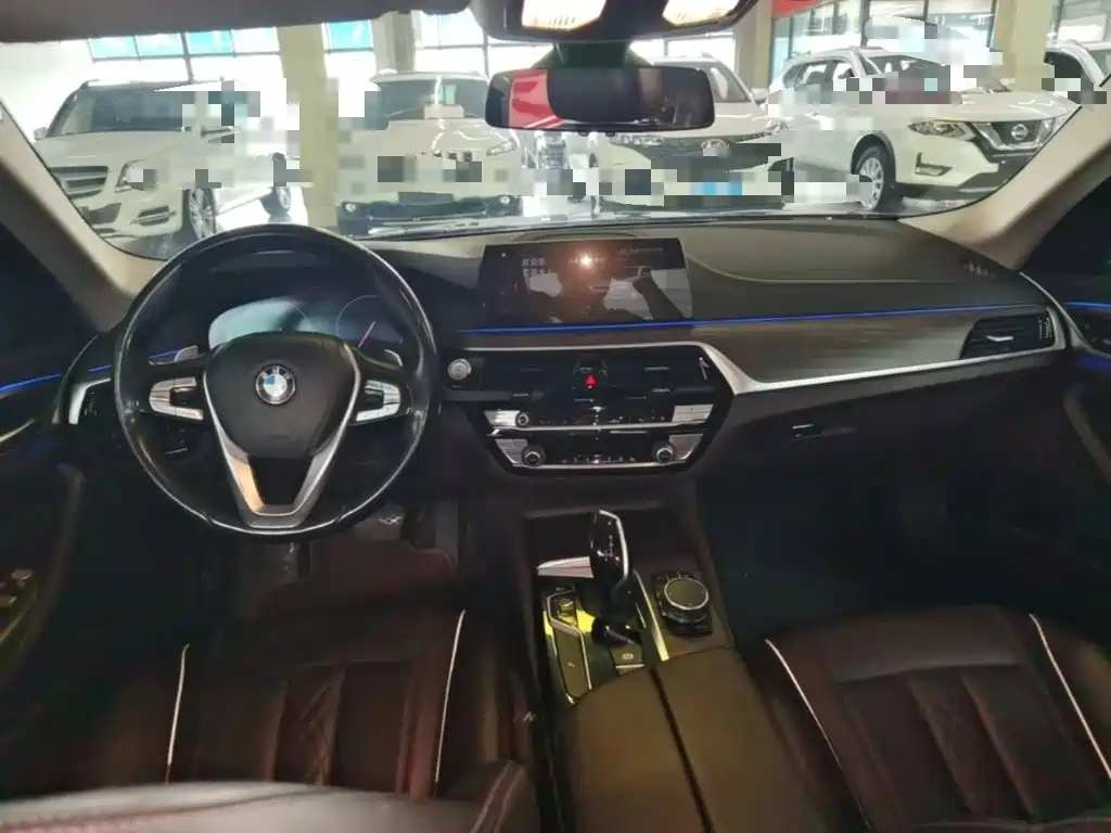 BMW 5 Series — миниатюра 10