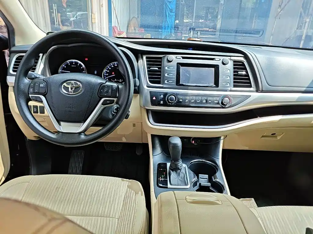 Toyota Highlander — миниатюра 10