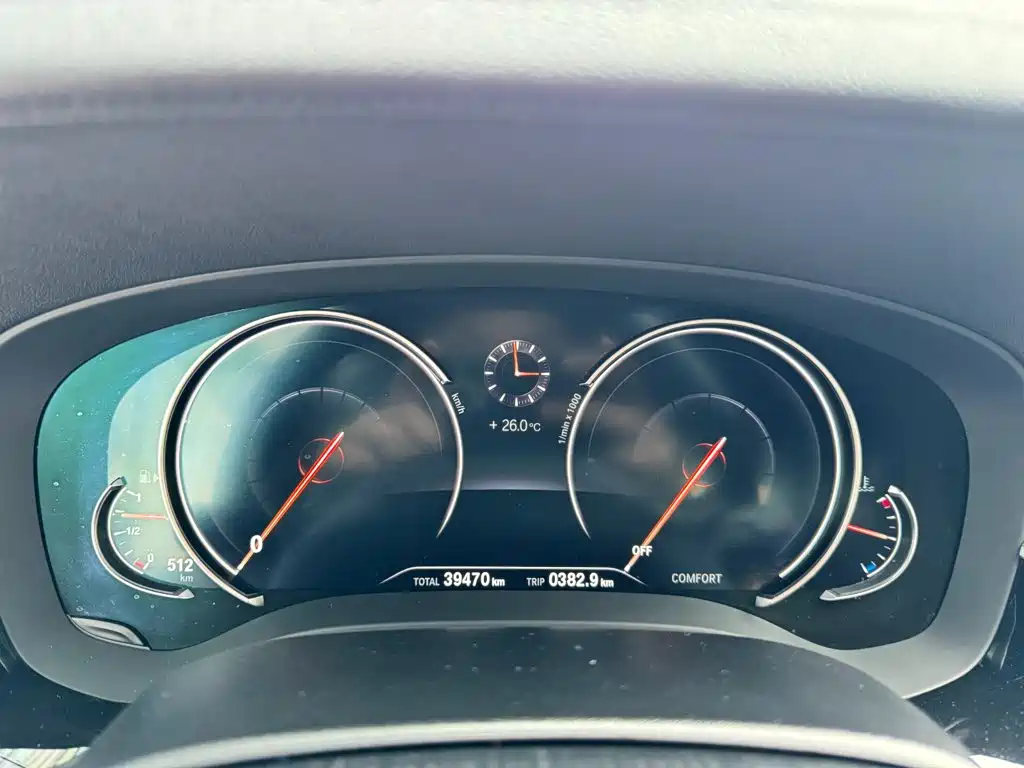 BMW 5 Series — миниатюра 13