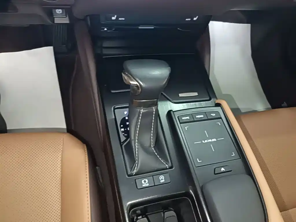 Lexus ES — миниатюра 14