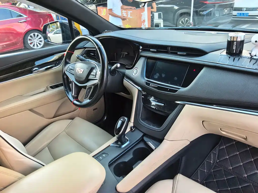 Cadillac XT5 2016 28T
