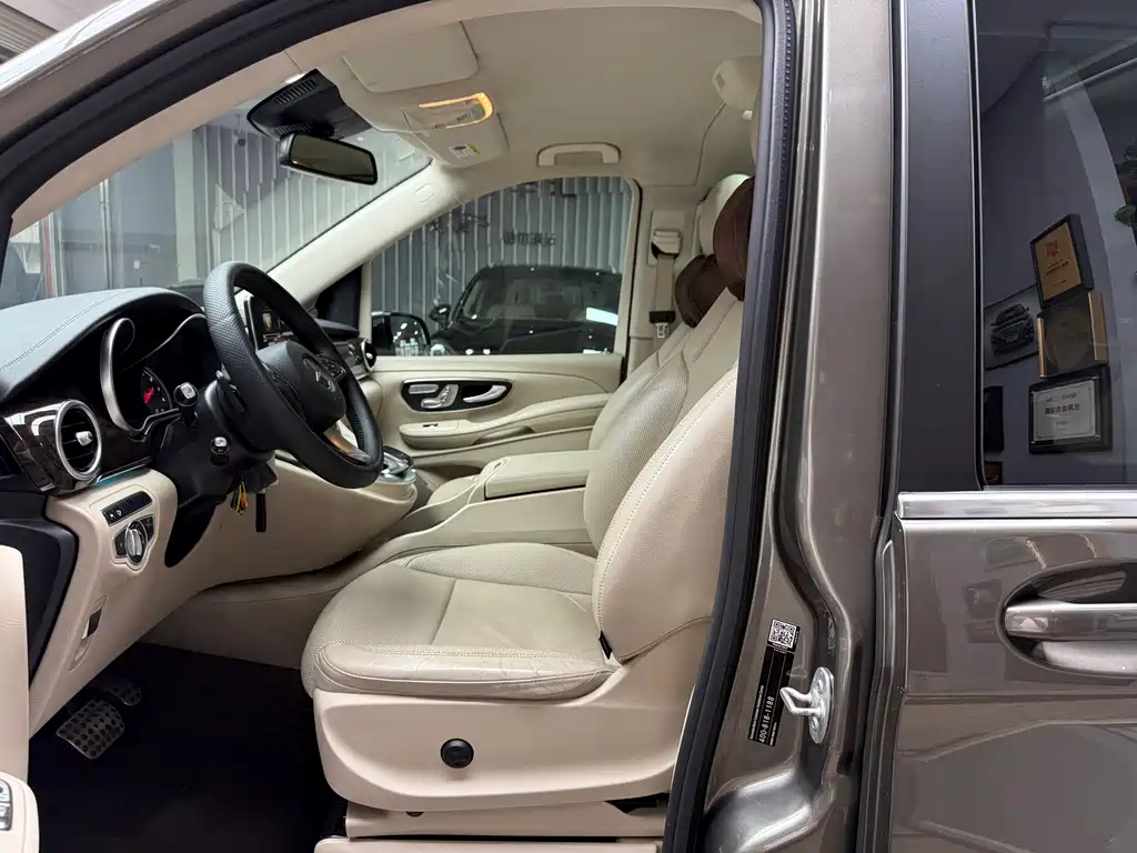 MERCEDES-BENZ V CLASS