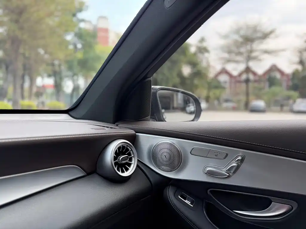 Mercedes-Benz GLC — миниатюра 14