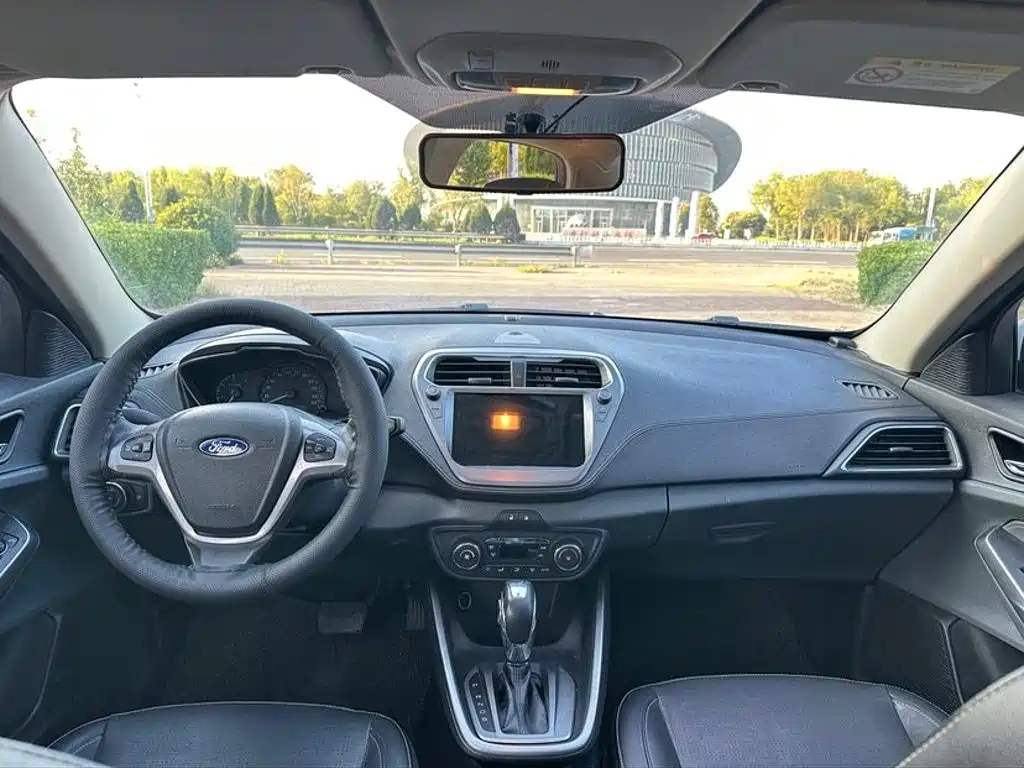Ford Escort — миниатюра 9