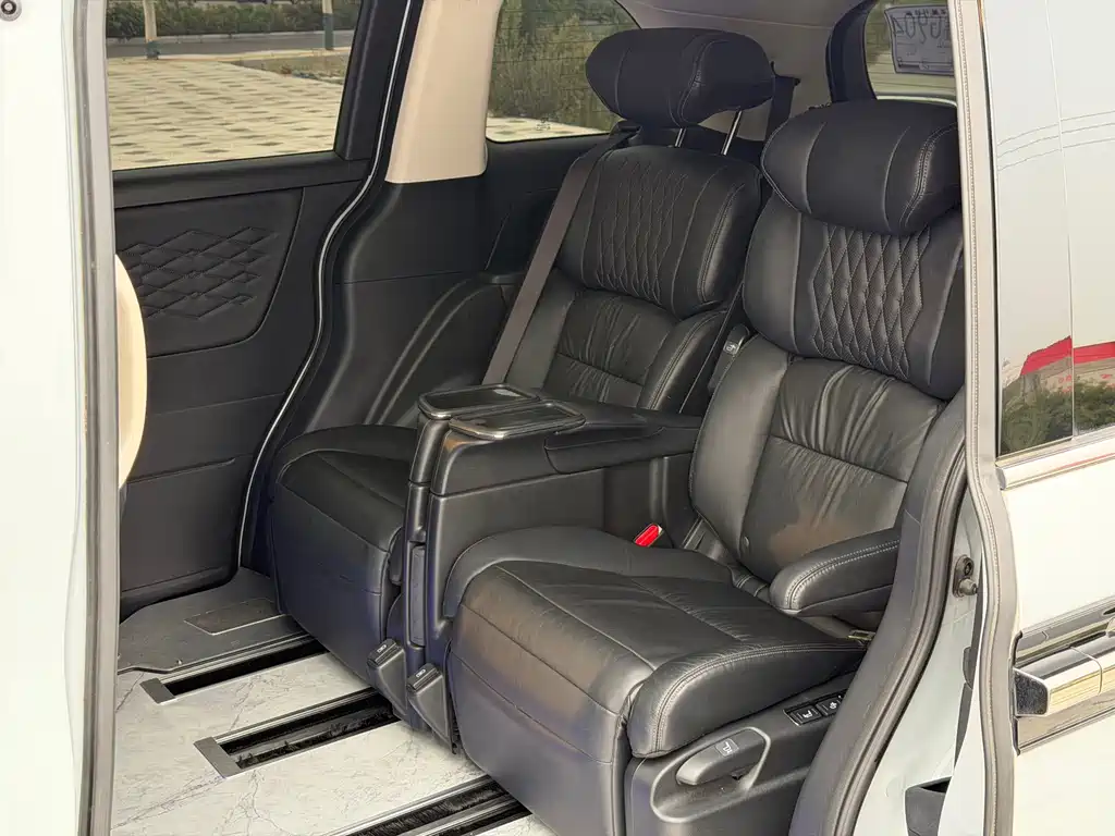 Honda Elysion — миниатюра 6