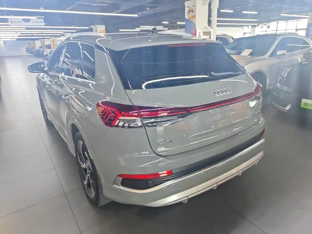 Audi Q4 e-tron — миниатюра 5