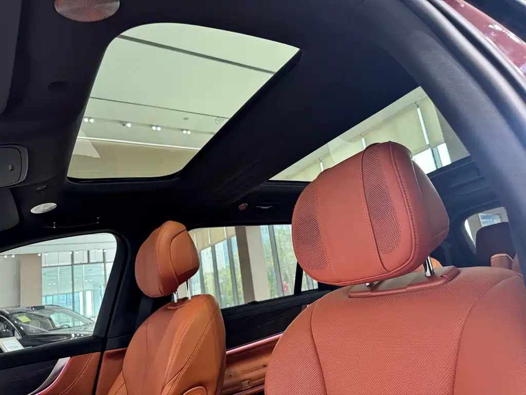 AITO ASK THE WORLD M9