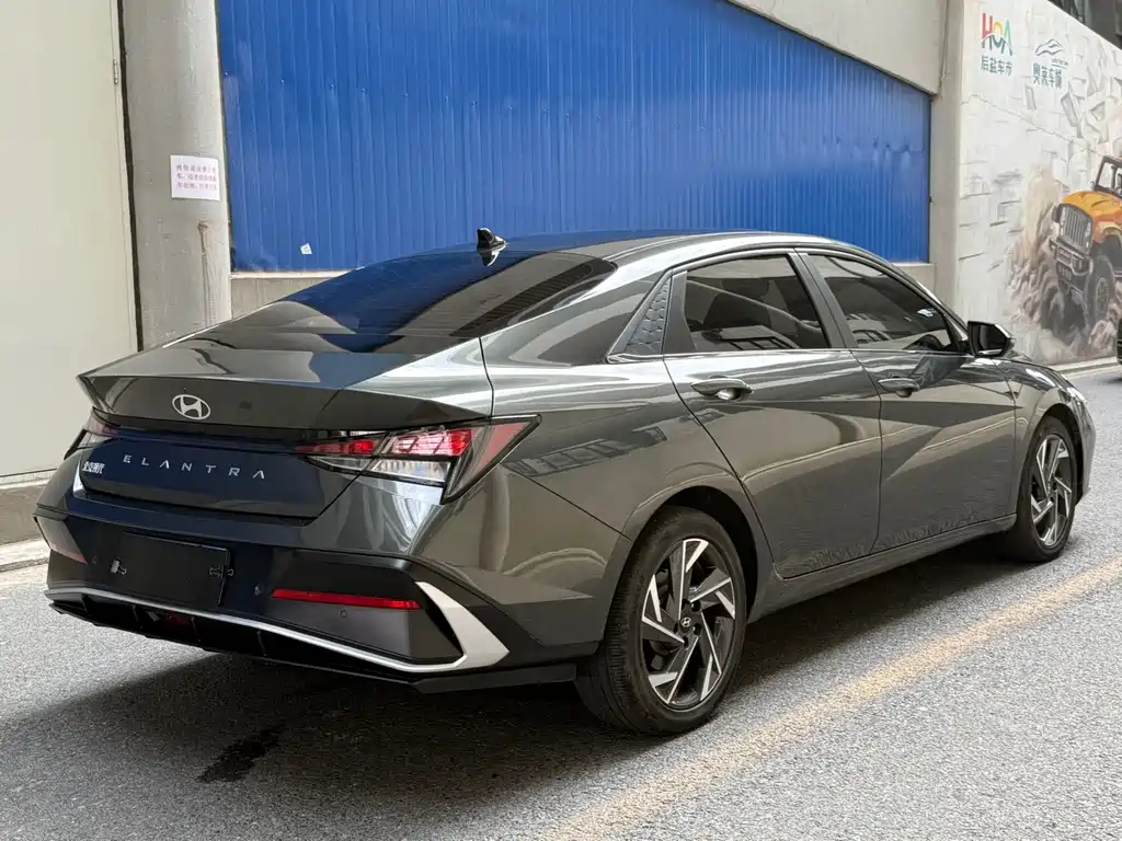 Hyundai Elantra — миниатюра 4