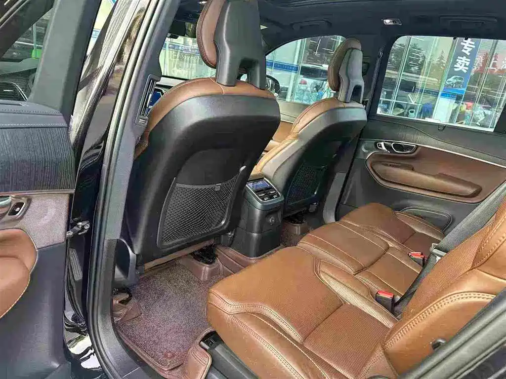 Volvo XC90 PHEV — миниатюра 7