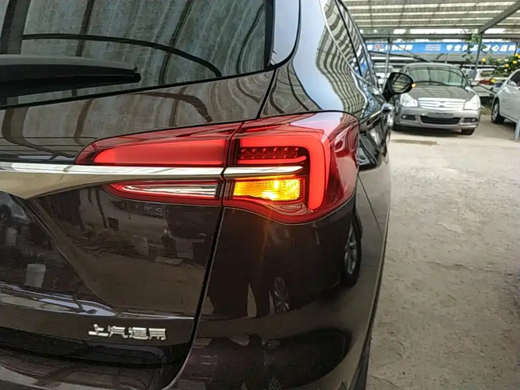 Buick Envision Plus — миниатюра 8