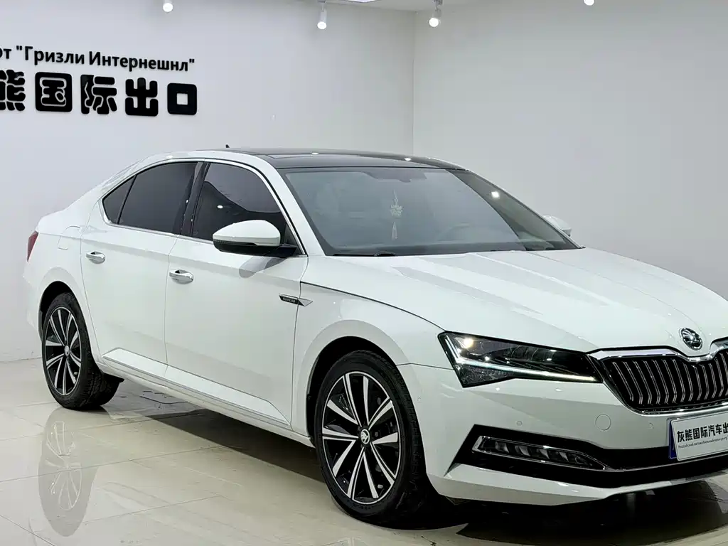 Skoda Superb TSI280 DSG Premium Edition, фото 3