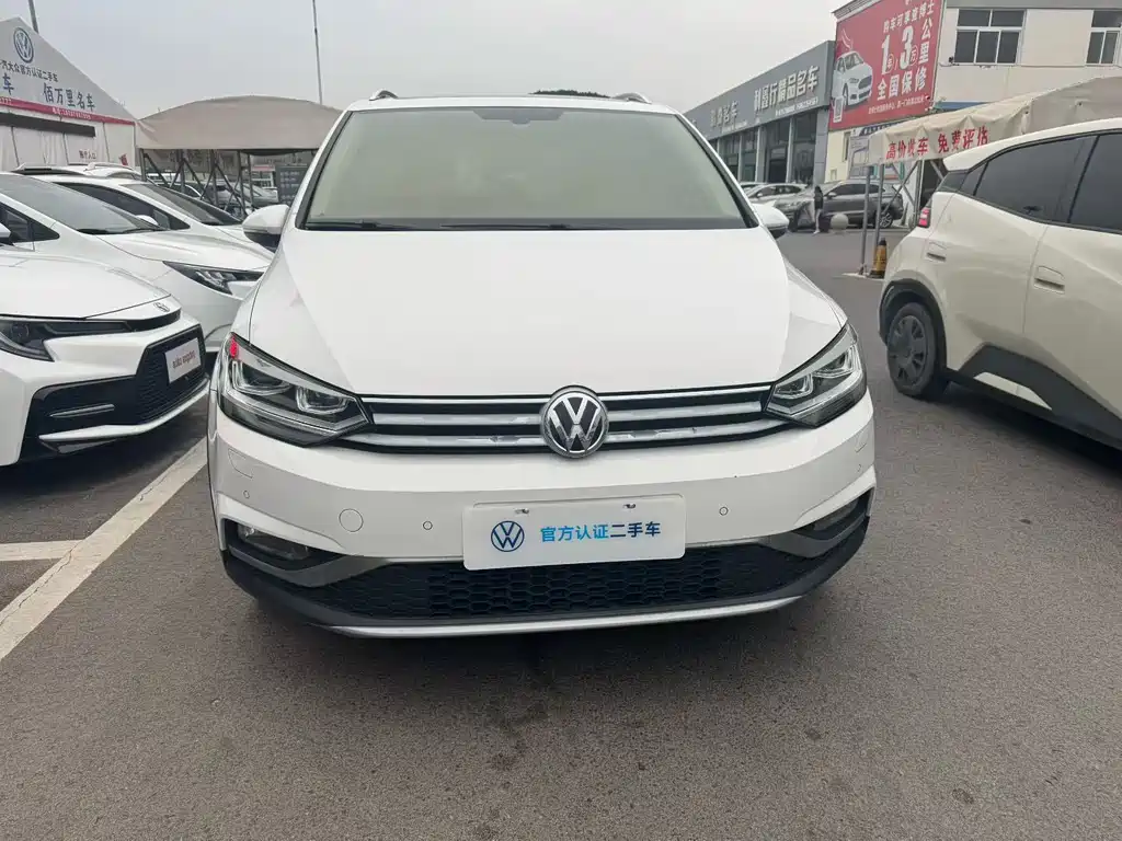 Volkswagen Touran — миниатюра 2