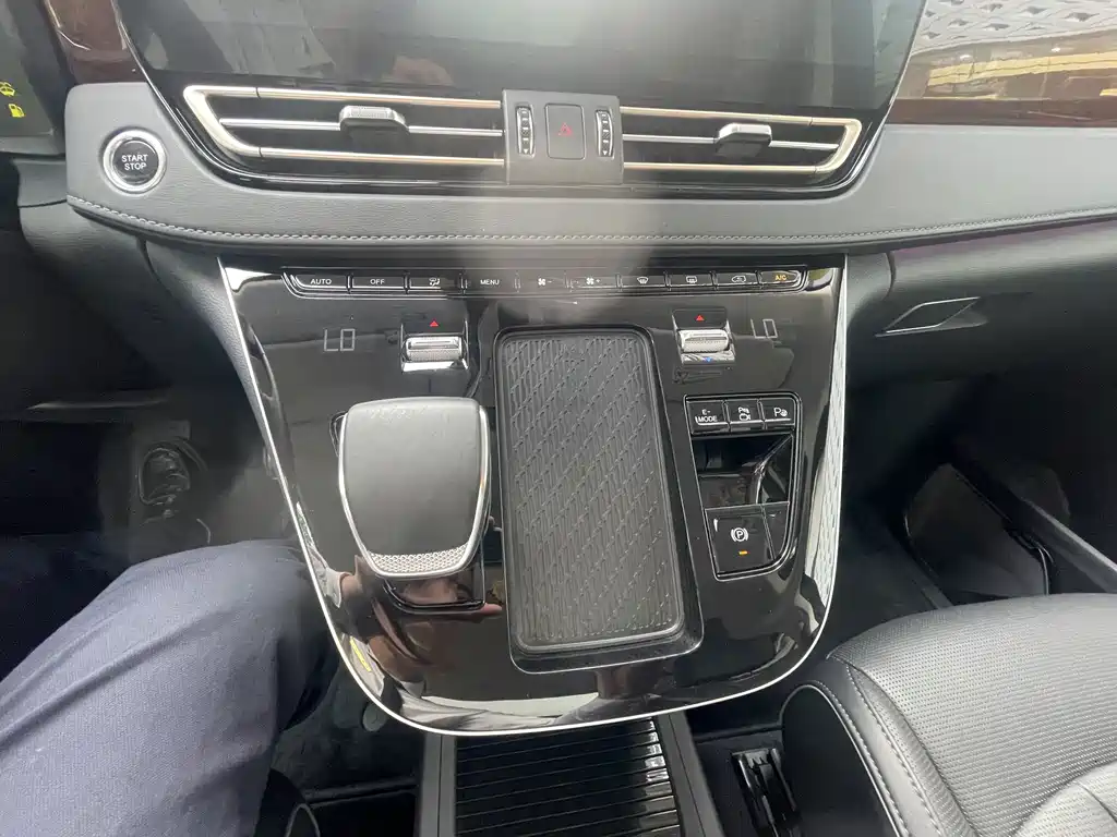 Hongqi Hongqi HQ9 PHEV — миниатюра 14