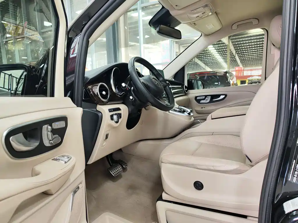 MERCEDES-BENZ V CLASS