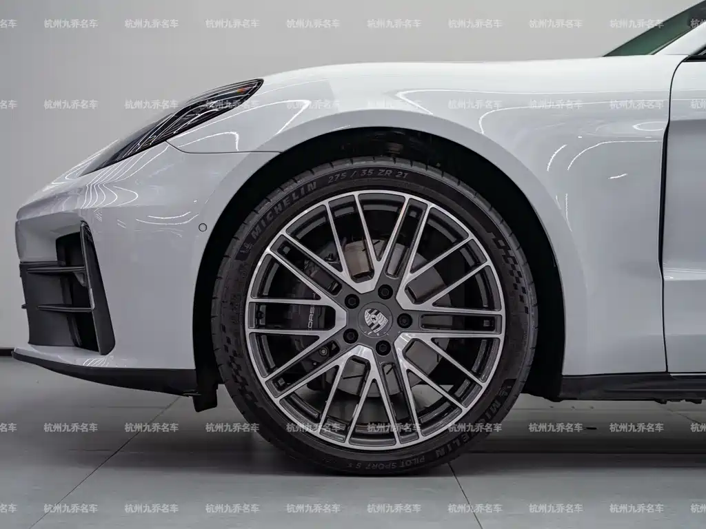 Porsche Panamera — миниатюра 9