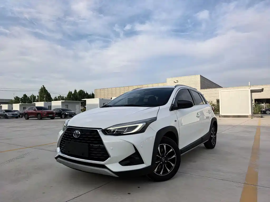 Toyota Yaris L 2023