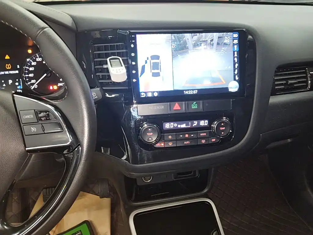 Mitsubishi Outlander — миниатюра 13