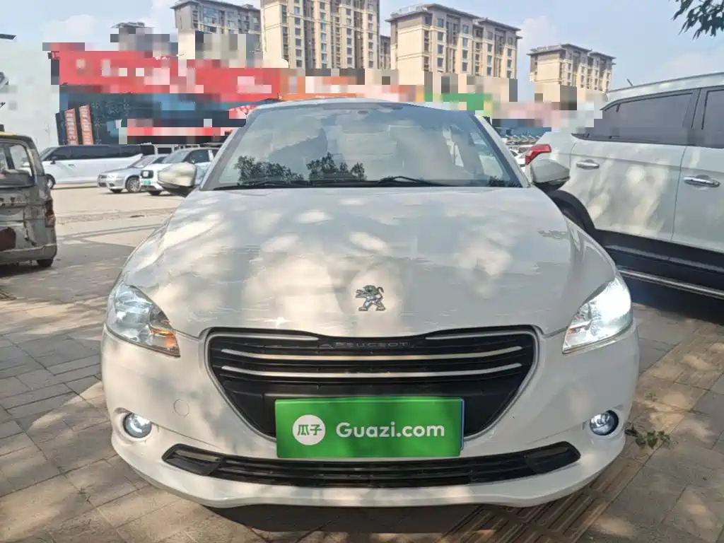 Peugeot 301 2016 1.6L MT Comfort