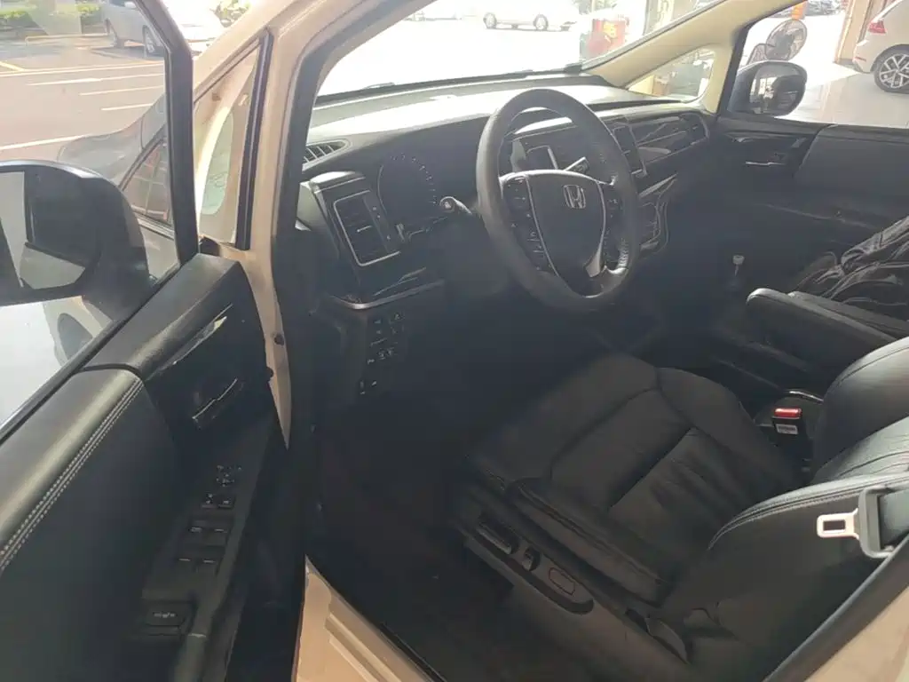 Honda Elysion — миниатюра 16