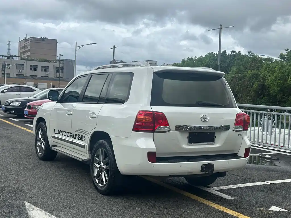 Toyota Land Cruiser — миниатюра 11