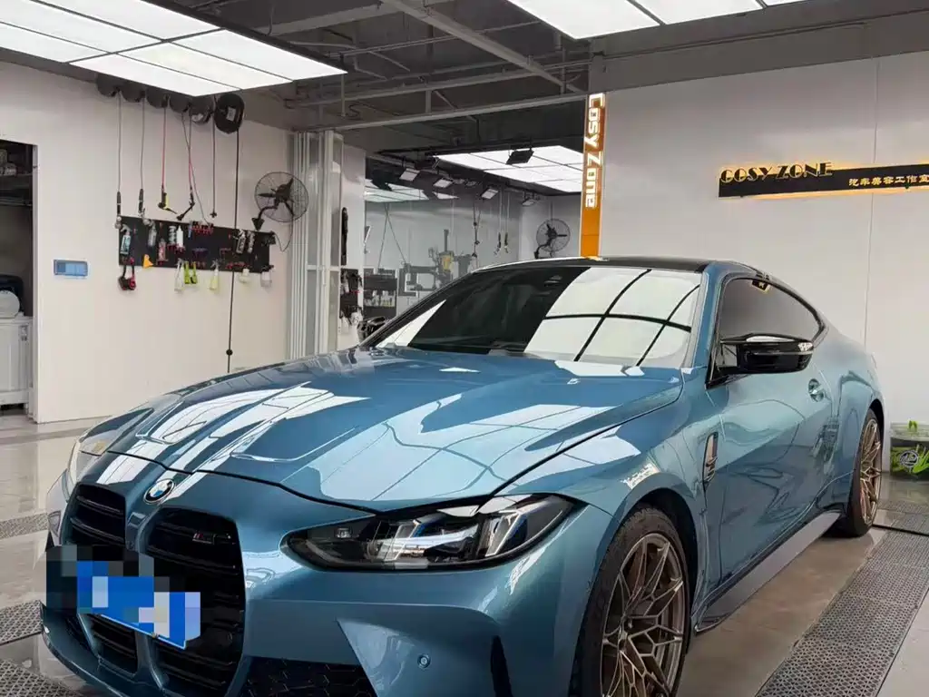 BMW M4 2025