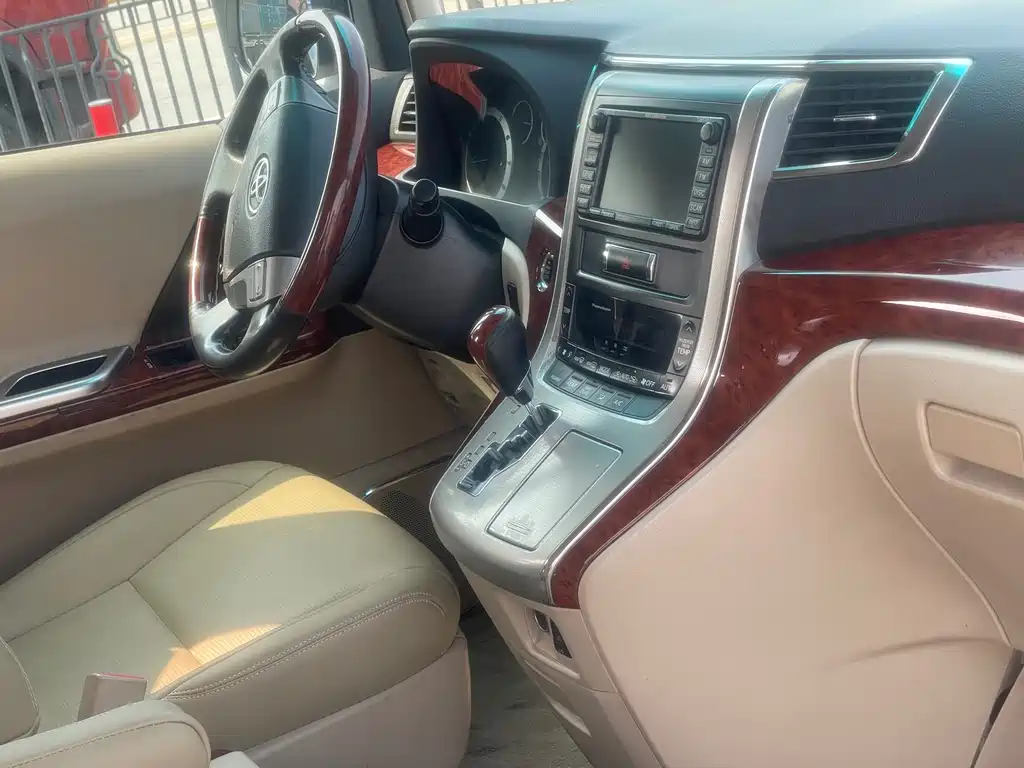 Toyota Alphard — фотографии объявления, Фото 17