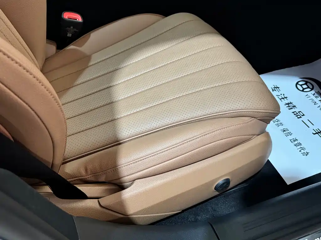 Mercedes-Benz E-Class — миниатюра 7