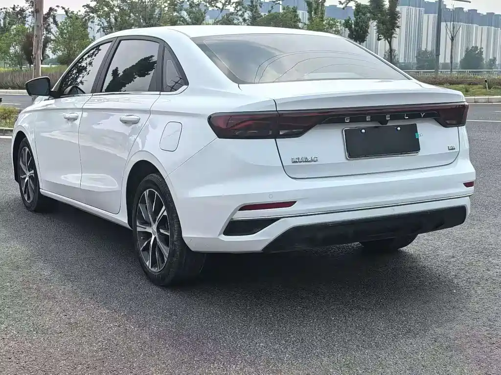 Geely Emgrand 2023 4 Champion 1.5L CVT Luxury