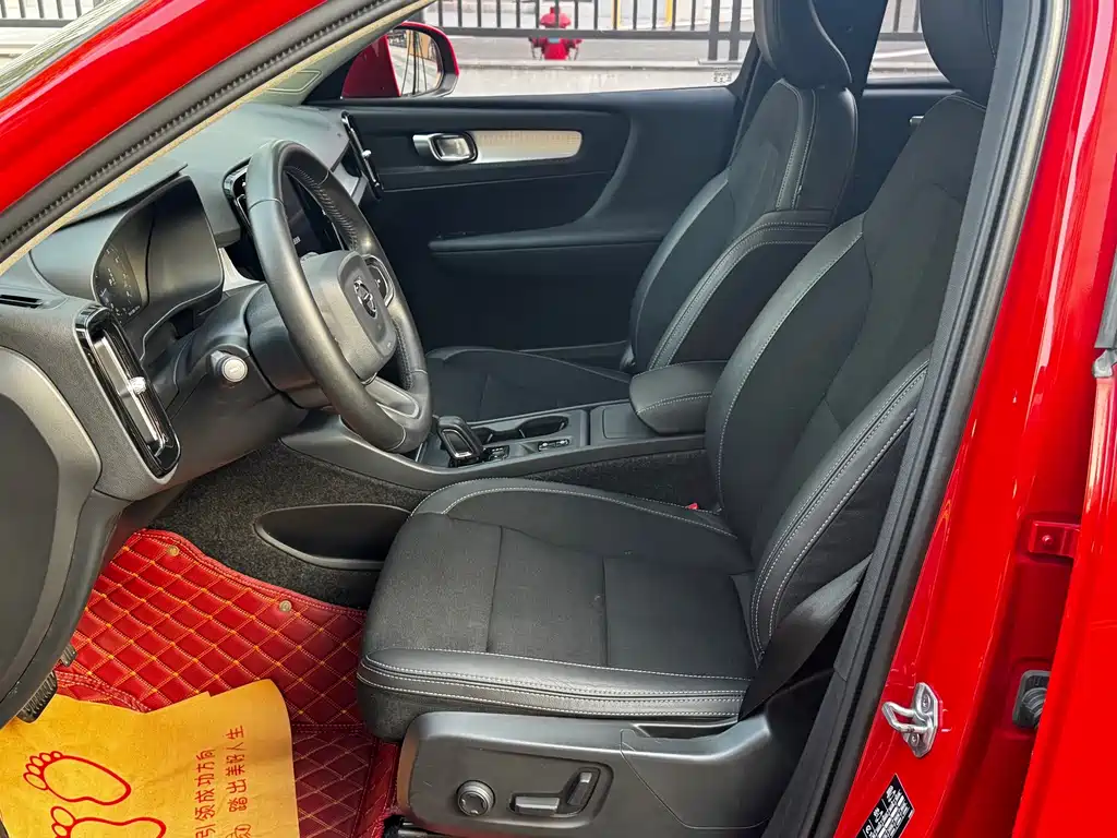 Volvo XC40 — миниатюра 6