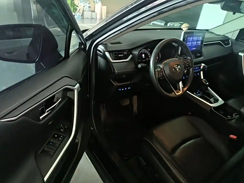 Toyota RAV4 — миниатюра 16