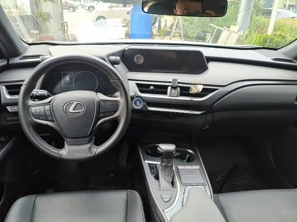 Lexus UX — миниатюра 10