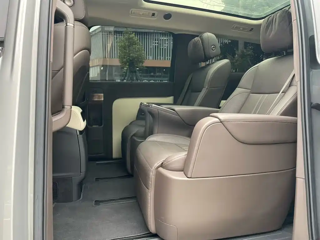 Li Auto Li MEGA — миниатюра 4