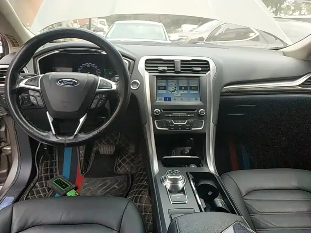 Ford Mondeo — миниатюра 10