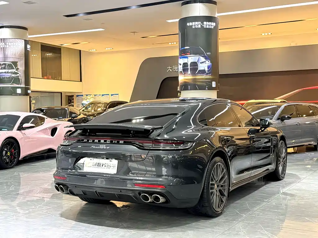 PORSCHE PANAMERA