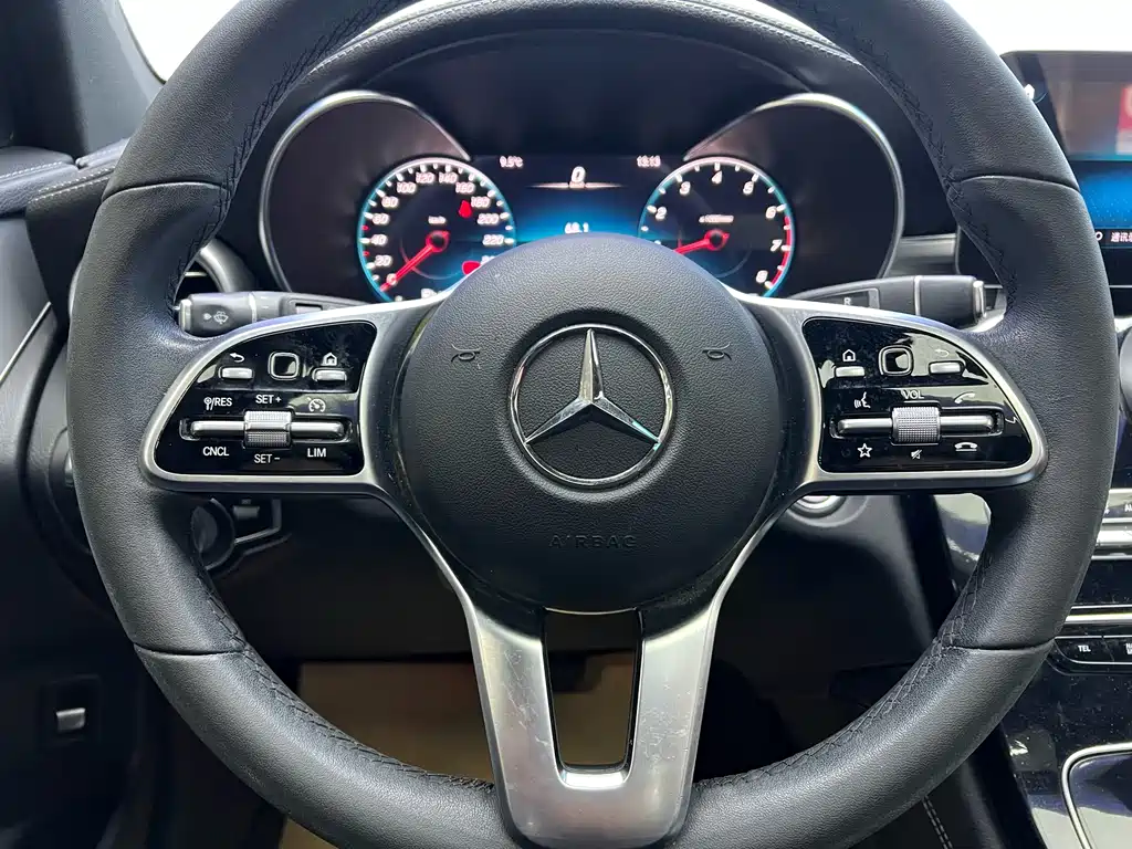 MERCEDES-BENZ GLC