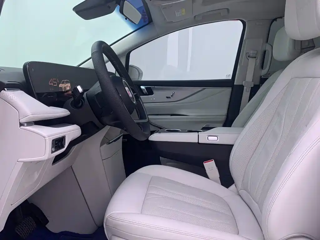 Buick GL8 Hybrid — миниатюра 9