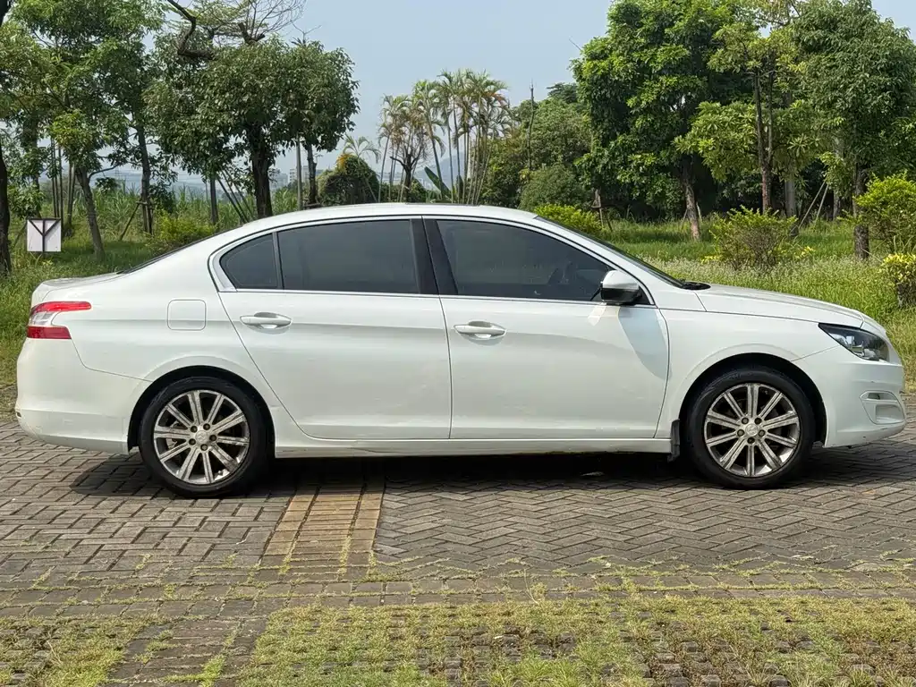 Peugeot 408 — миниатюра 12