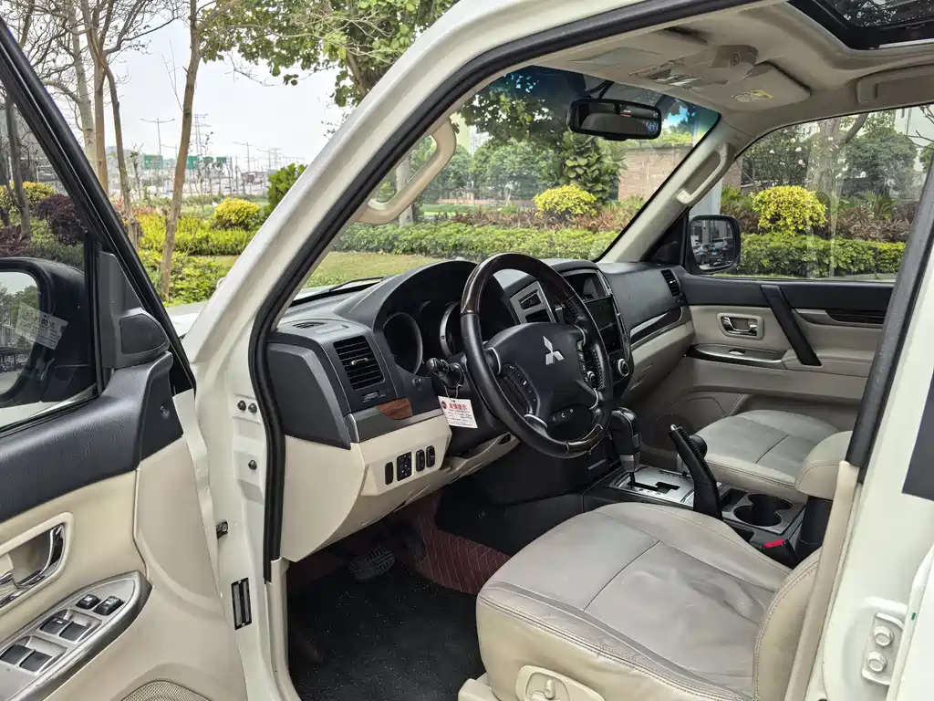 Mitsubishi V97 2018 3.8L