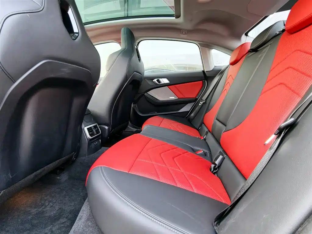 Заказать BMW 2 Series 2026 года за 4 428 457 ₽  из Китая