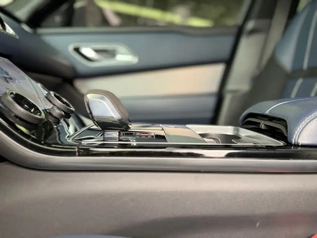 Land Rover Velar — миниатюра 9