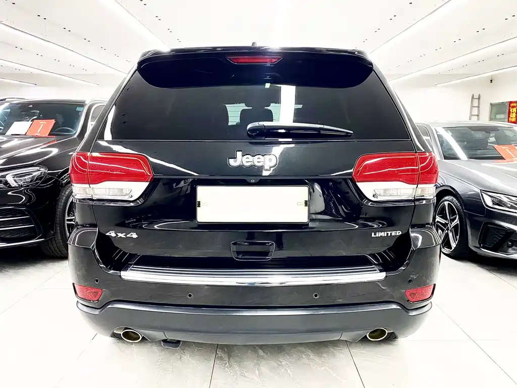 Jeep Grand Cherokee (Import) — миниатюра 5