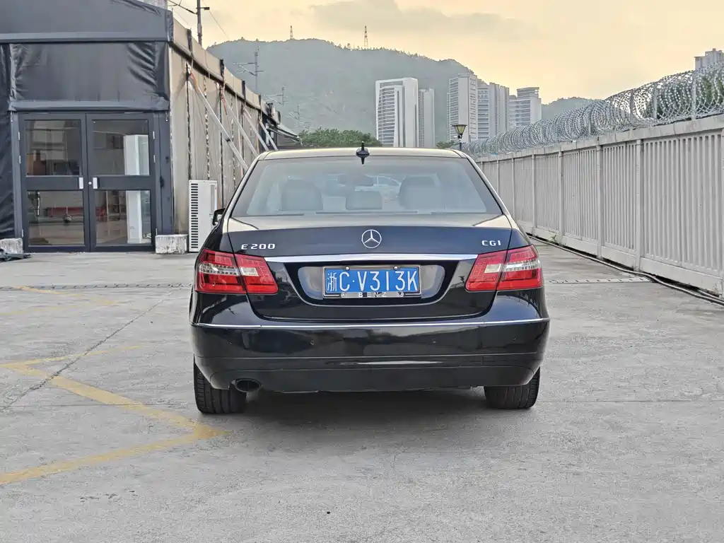 Mercedes-Benz E-Class (Import) — миниатюра 6